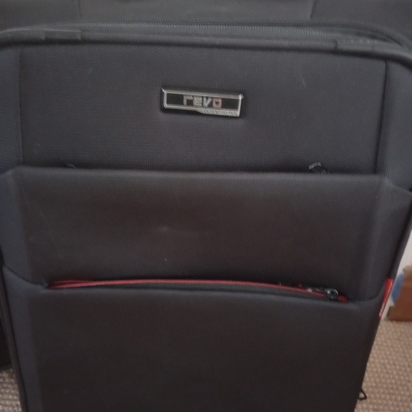 ONE Revo Carry On Spinner - Picture 3 of 3